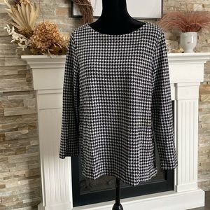 Talbots petites XL black & White Houndstooth Pullover